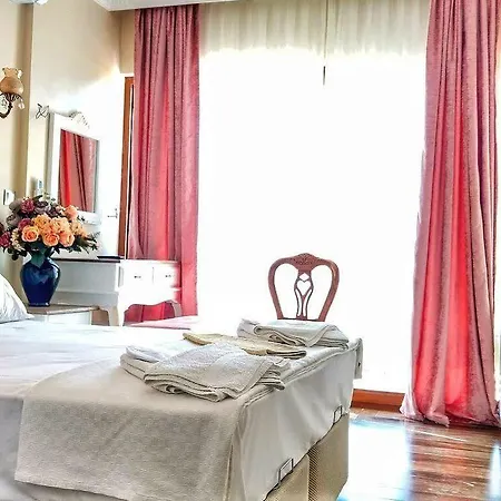 Stone Hill Hotel 3*