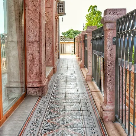 Hotel Stone Hill 3*