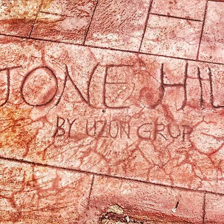 Stone Hill Hotel