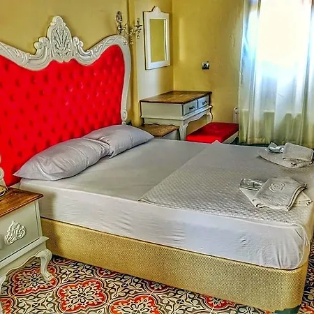 Stone Hill Ayvalı